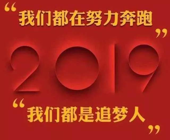 开云官方网站-lady gaga被裸男抢风头 贾斯汀-比伯女友手中接奖杯(图1) 开云体育官网